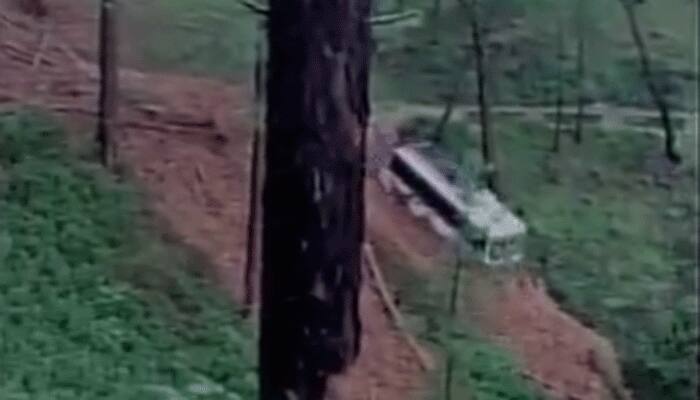 Shocking! Bus slips into gorge due to landslide in Uttarakhand - WATCH