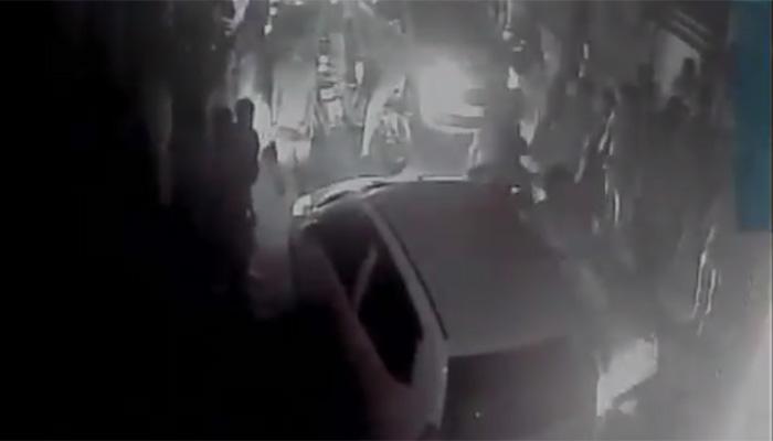 Video: Cabbie brutally thrashes woman after she protests against rash driving