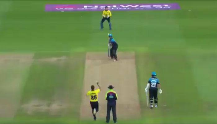 WATCH: Wicket-keeping blunder costs Warwickshire T20 Blast clash and Worcestershire