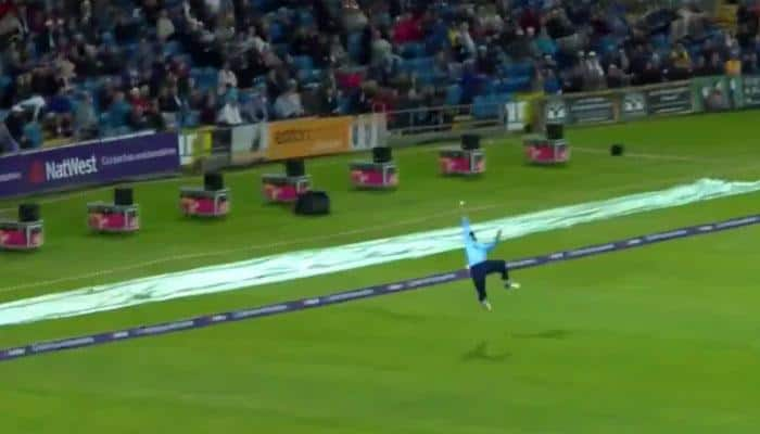 WATCH: Jack Leaning takes stunning one-handed catch in NatWest T20 Blast