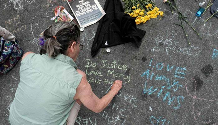 Protesters denounce President Donald Trump`s first Presidential New York home visit