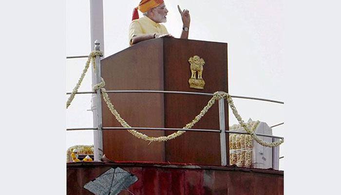 When a black kite landed below Red Fort podium during PM Modi's I-Day speech