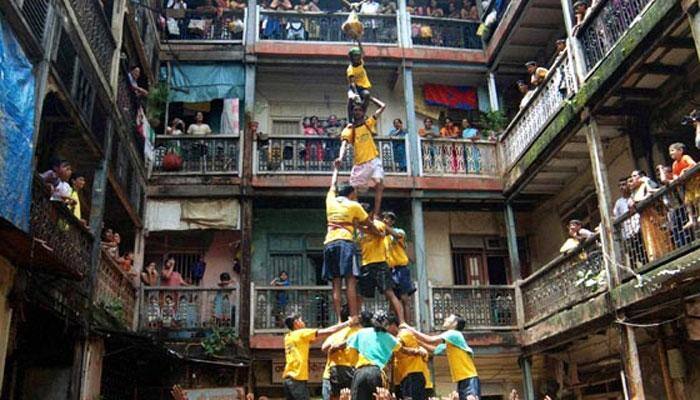 'Dahi Handi' celebrated with nationalistic flavour in Maharashtra
