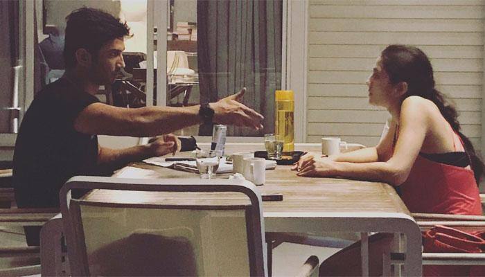 Sara Ali Khan and Sushant Singh Rajput meet over &#039;Kedarnath&#039; and this pic can&#039;t be missed!