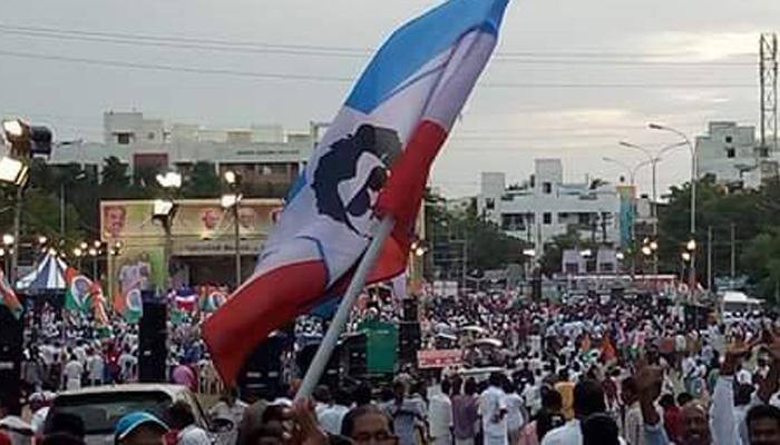 Thousands of Rajinikanth's fans gather in Trichy, urge actor to join politics