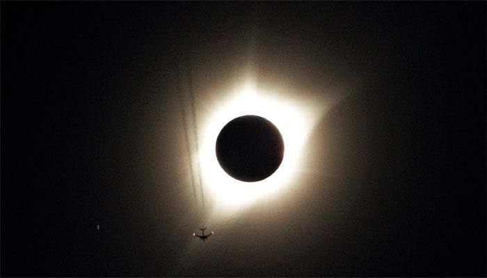 Millions of people across America witness total solar eclipse – Watch