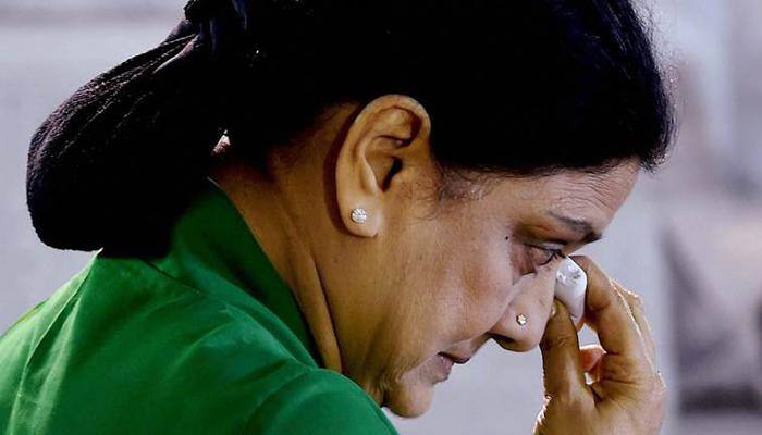 Sasikala uses 'barricaded corridor' in jail premises as private space, claims former DIG Roopa 