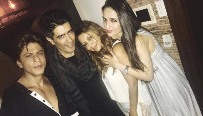 Shah Rukh Khan and wifey Gauri party hard at Manish Malhotra&#039;s private bash