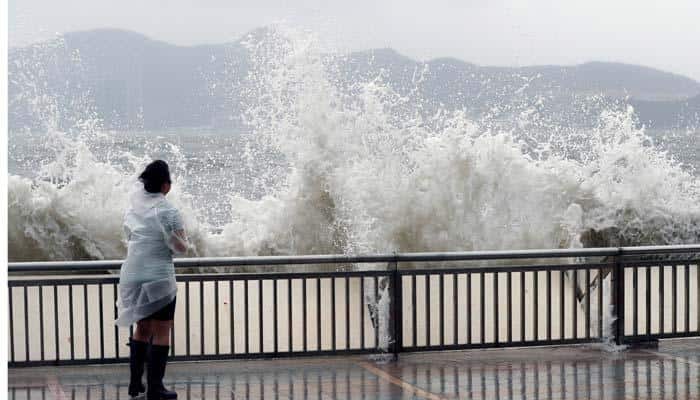 Typhoon Hato batters Hong Kong, south China, streets flooded, flights cancelled