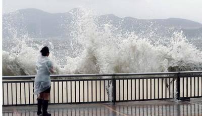 Typhoon Hato batters Hong Kong, south China, streets flooded, flights cancelled