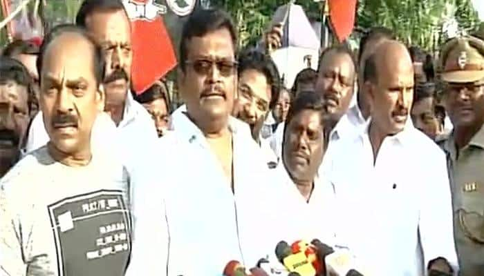 AIADMK chief whip calls for disqualification of 19 MLAs, Speaker Dhanapal sends notice to rebels