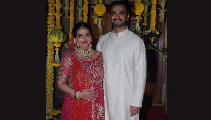 Esha Deol looks radiant in bridal red at her 'Godh Bharai'—PICS 