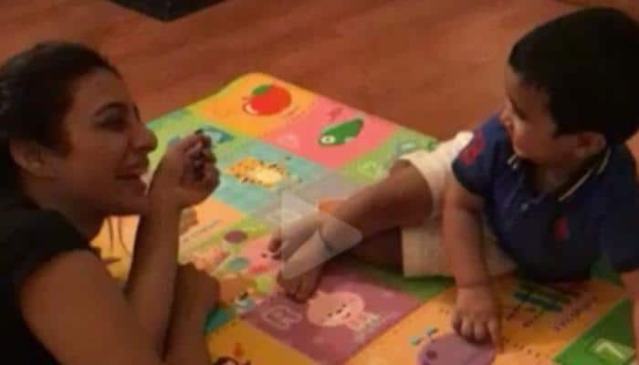 Tabu playing with Tusshar Kapoor&#039;s son Laksshya will make your day—Watch