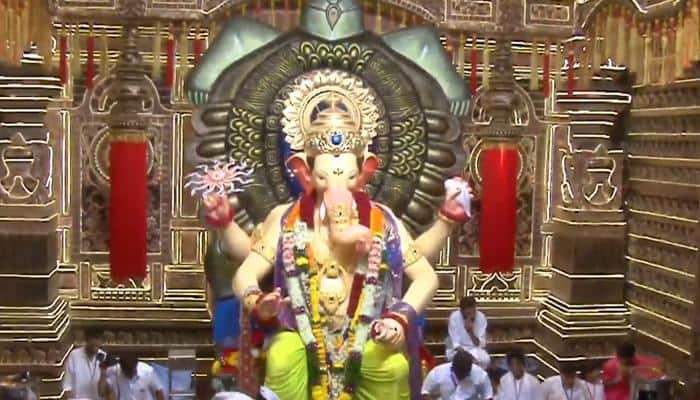 Ganesh Chaturthi 2017: WATCH live darshan of Mumbai&#039;s Lalbaugcha Raja