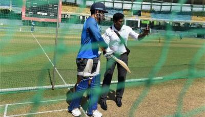 Sri Lankan fan disrupts practice session to take selfie with MS Dhoni