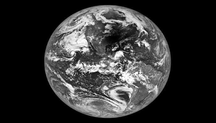 How the moon saw itself when it shadowed the sun during total solar eclipse – NASA&#039;s LRO gives a glimpse!