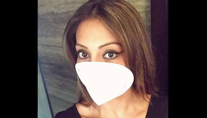 Bipasha Basu dodges shutterbugs! What&#039;s cooking?