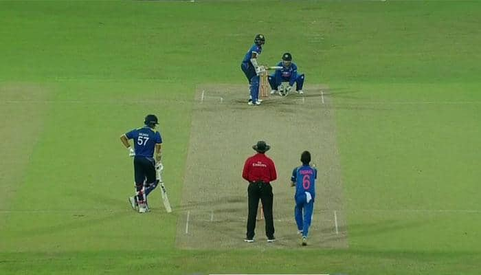 Watch: MS Dhoni&#039;s &#039;world record&#039; breaking 100th stumping in India&#039;s 5th ODI against Sri Lanka