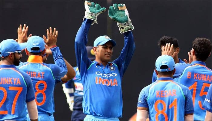 Cricketing world bows down to MS Dhoni for reaching 100 stumpings record