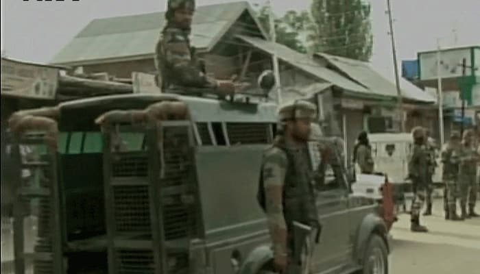 Terrorists lob grenade on CRPF patrolling party in Anantnag&#039;s Qazigund