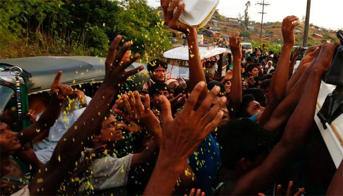 Myanmar: Over 1.25 lakh Rohingya flee violence, Suu Kyi under pressure