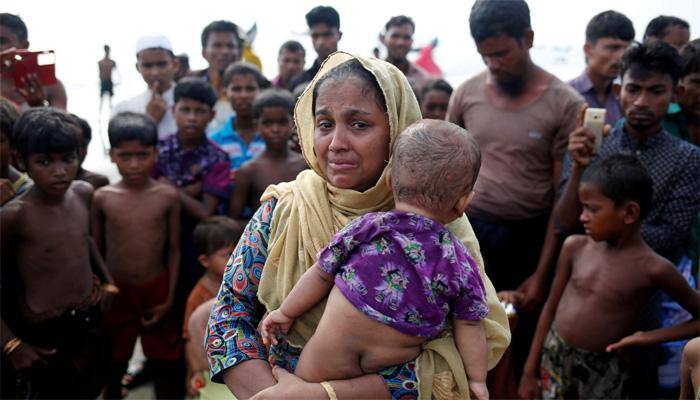 Suu Kyi slams 'iceberg of 'misinformation' over Rohingya Muslims