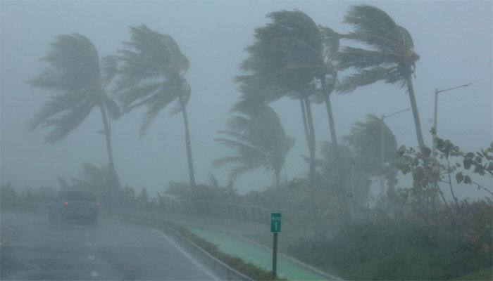 Hurricane Irma thrashes St Martin as Florida braces for weekend landfall