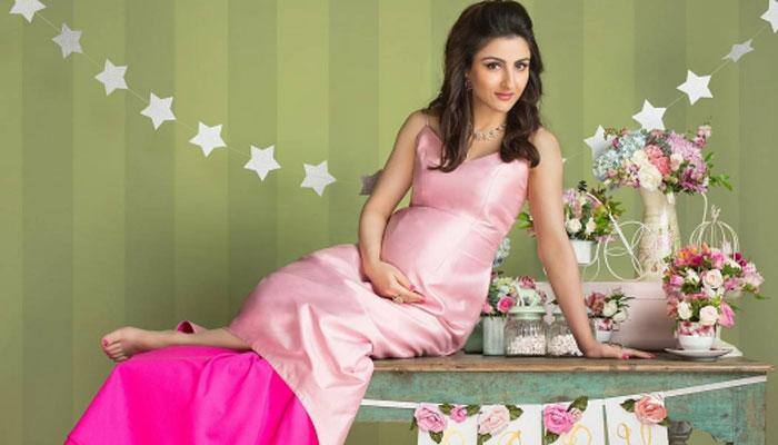 Soha Ali Khan's latest pregnancy photo shoot is super cutesy! Pics