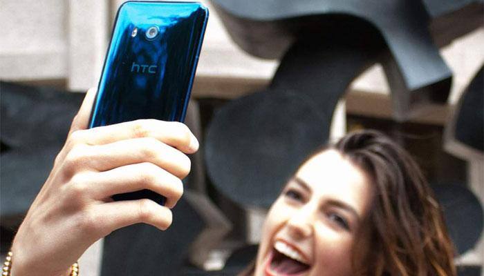 Google may buy HTC's smartphone business: Report