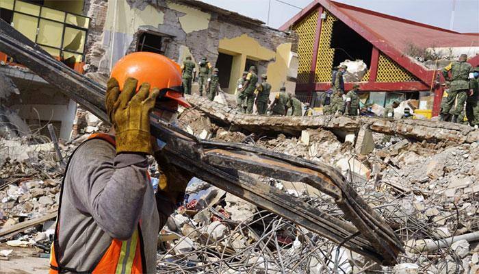 Race to rescue survivors from ruins of Mexico quake