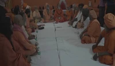 Apex body of sadhus release list of 14 'fake babas', demands crackdown on 'rootless cult leaders'