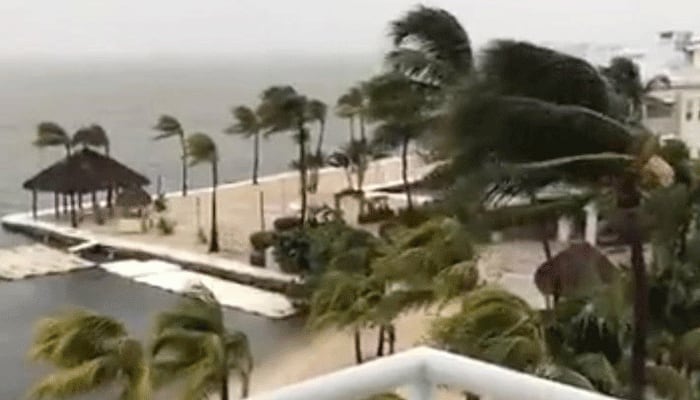 Three dead as Hurricane Irma pummels South Florida, lakhs without power
