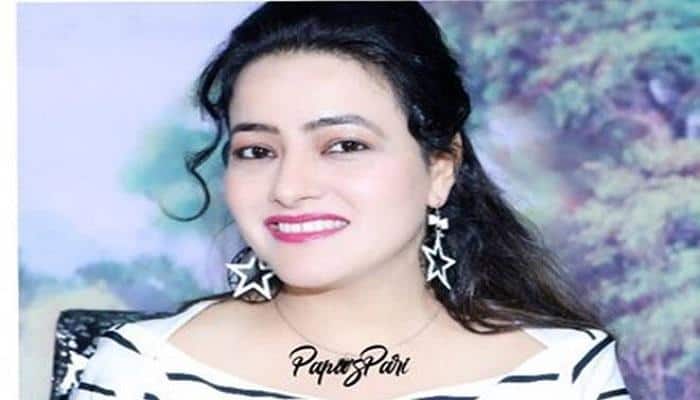 Honeypreet hiding in Nepal? Cops paste &#039;wanted&#039; pictures at Nepal border