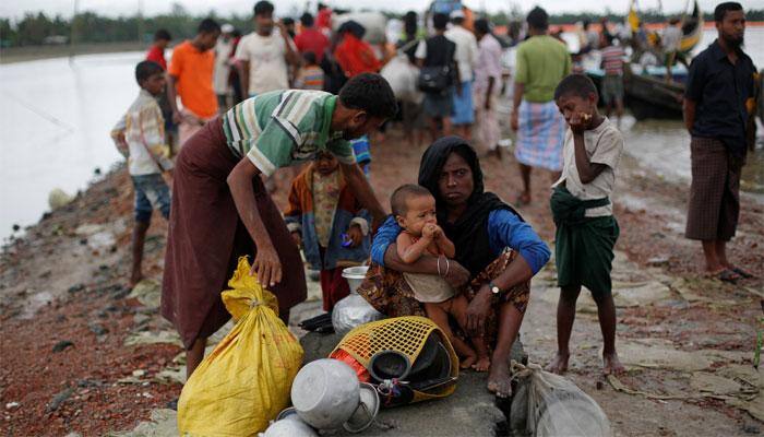 Myanmar mob stones Muslim home amid Rohingya crisis