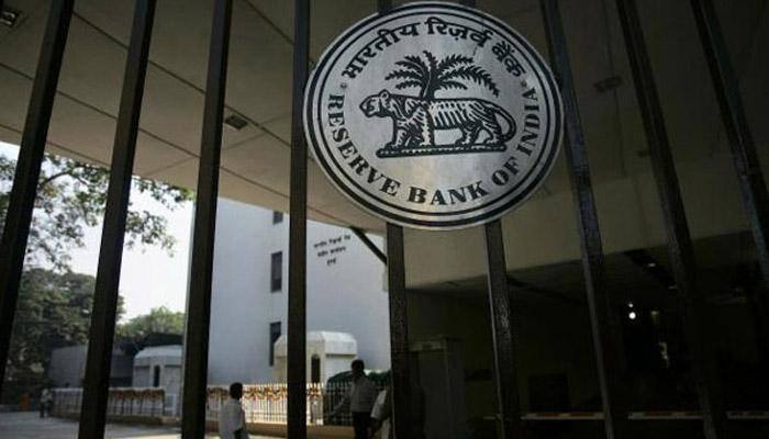 RBI looking into cryptocurrencies, not comfortable with bitcoin