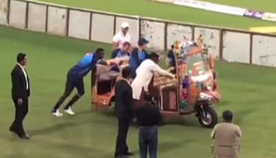 Watch: Pakistan expert Darren Sammy spreads love, pushes auto-rickshaw in Lahore