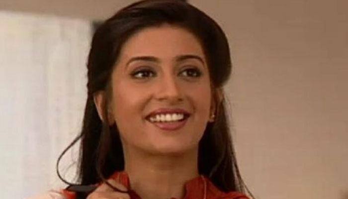 #ThrowbackThursday: Smriti Irani shares an old pic and we can't take our eyes off her!