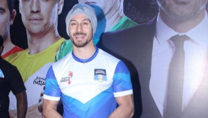 Tiger Shroff to shave his head for 'Baaghi 2' 