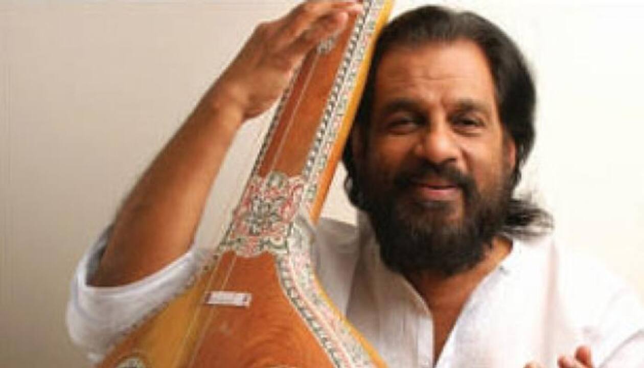 Noted musician KJ Yesudas allowed to enter Sree Padmanabhaswamy temple | Kerala News | Zee News