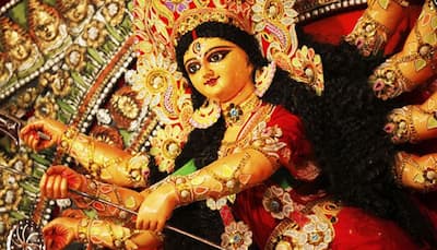 Bollywood wishes Happy Navratri on Twitter