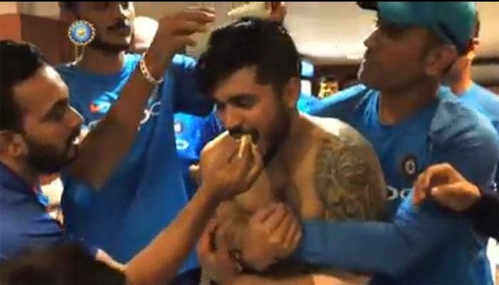 Watch: After winning 2nd ODI, Virat Kohli &amp; Co celebrated Manish Pandey&#039;s birthday in Kolkata
