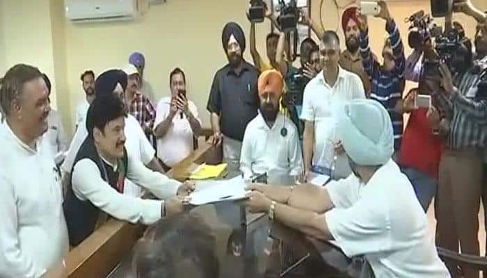 Gurdaspur Lok Sabha bypoll: Sunil Jakhar, Swaran Salaria file nominations