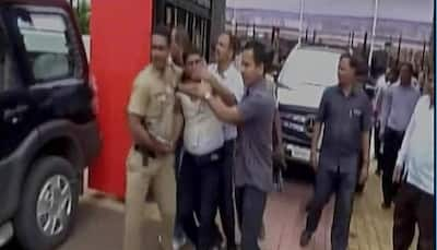 Man held for throwing black powder on Maharashtra minister Vinod Tawde