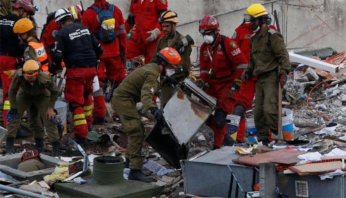 In Mexico, frantic rescuers keep up search for quake survivors