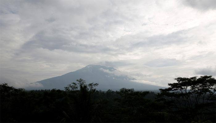 Thousands evacuated as volcano on holiday island Bali grows more active