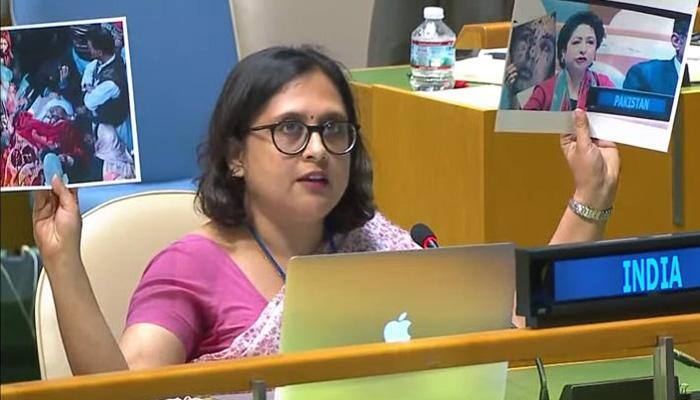 India counters Pakistan's photo gaffe at UN with picture of slain Kashmiri Army officer