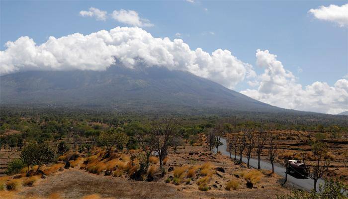 Nearly 50,000 flee amid fears of Bali volcanic eruption