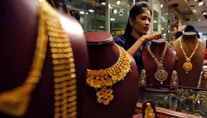 Gold price falls by Rs 250 to Rs 30,750 per 10 grams
