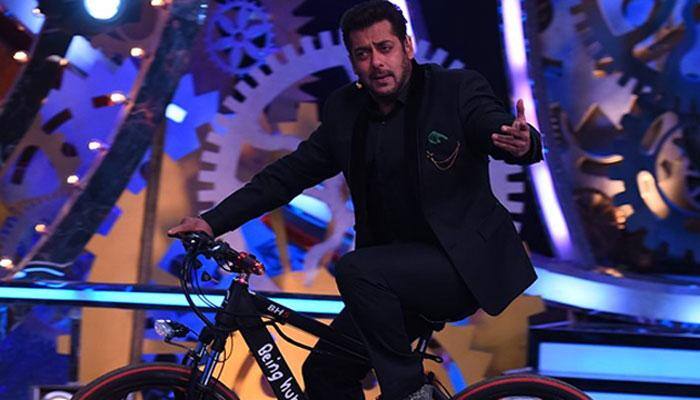 Bigg Boss 11 premiere updates: Salman Khan kicks off new season in style