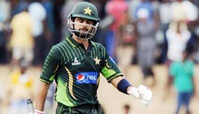 Watch: Pakistan batsman Ahmed Shehzad thrashes selfie seeking fan